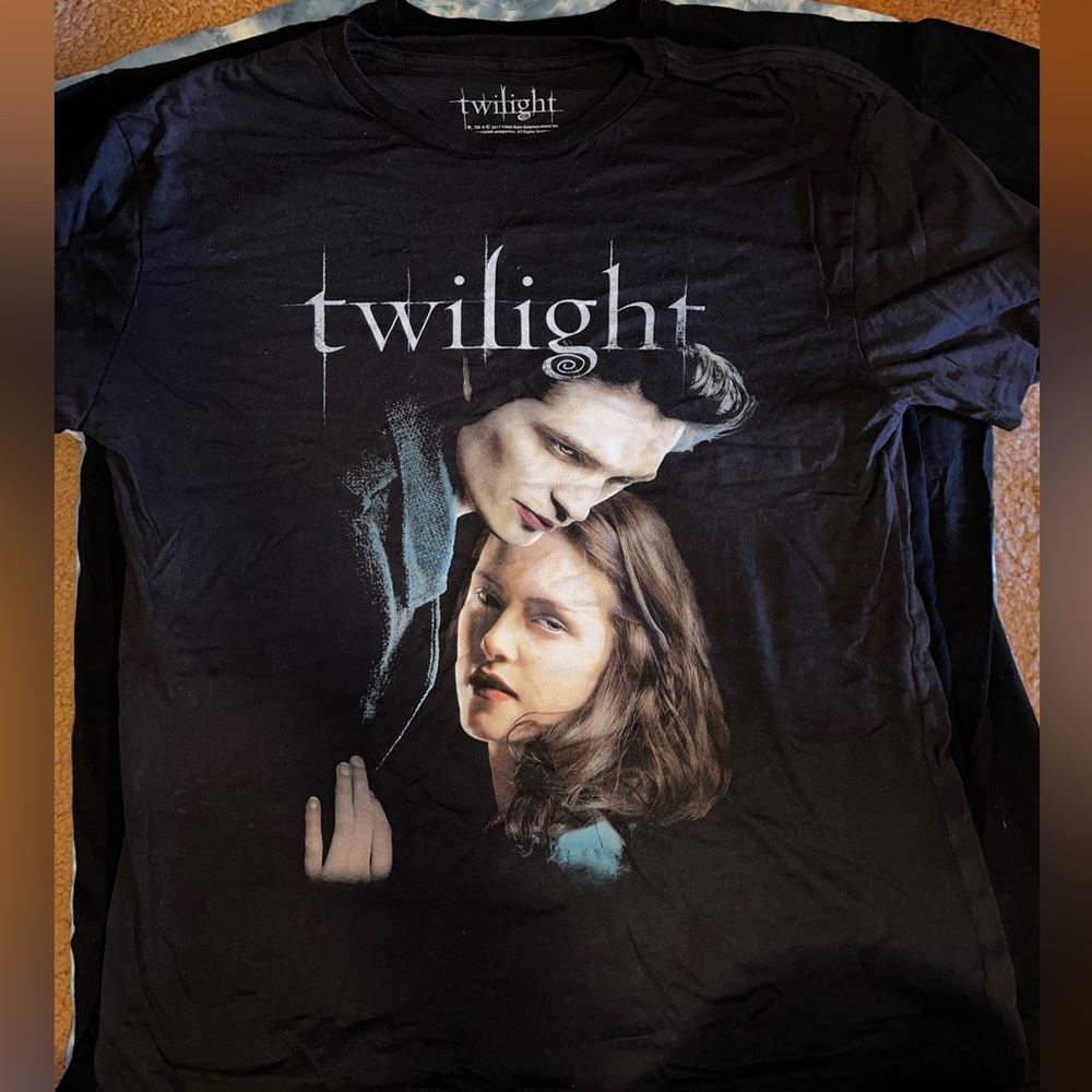 Men’s Graphic T-Shirt — Twilight — Edward and Bella — size L